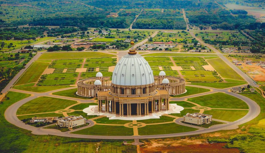 Basilique Notre dame de la Paix Yamoussoukro.